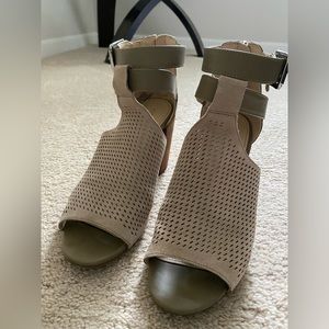 Marc Fisher Block Heels (size 9)